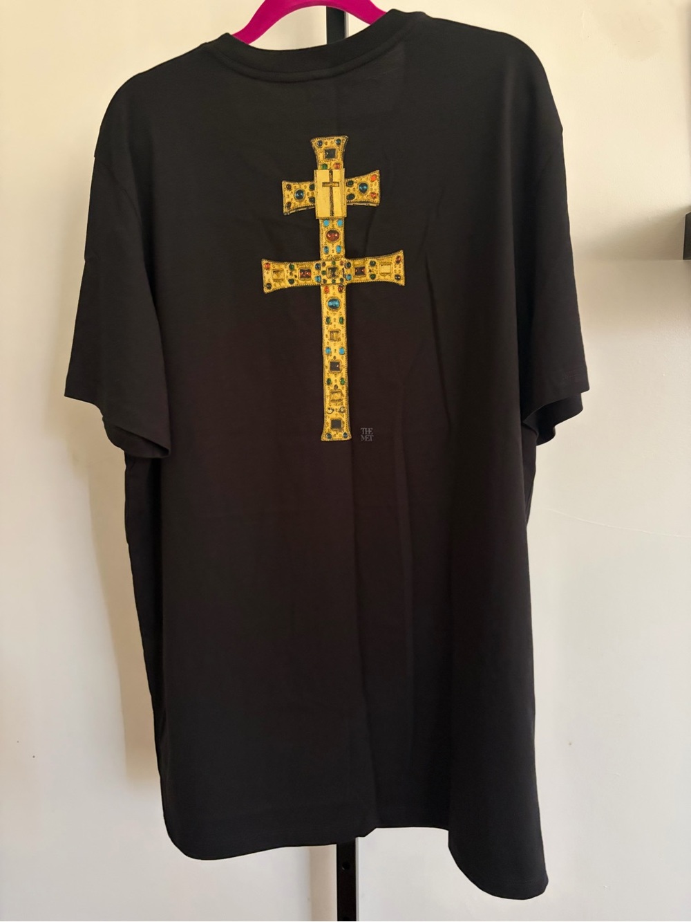 🔥🖤The Met , Collectors item Heavenly Bodies Exhibit Reliquary cross Tee